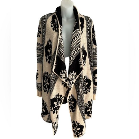 Full Tilt Sweaters - Black and Cream Patterned Women's Sweater